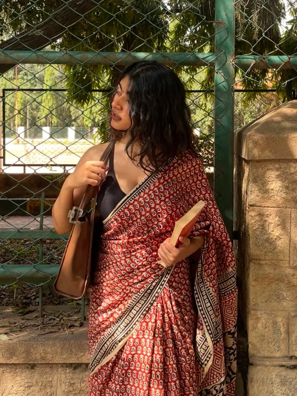 Laal Bagru Gadh Hand Block Printed Mul Cotton Saree